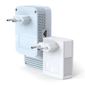TP-Link TL-WPA7517 Powerline Kit Front View TL-WPA7517 KIT Plugged in Socket Setup TP-Link AV1000 Gigabit Ethernet Port Close-Up AC1200 Dual-Band Wi-Fi Performance Graphic TP-Link Powerline Extender Range in Living Room TP-Link TL-WPA7517 Kit Retail Packaging